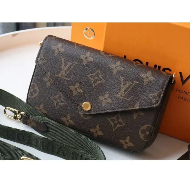 2102SH0012 LV Bags 0731